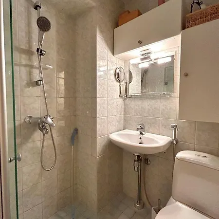 Cozy Top-floor In Trendy Punavuori, Quiet & *
