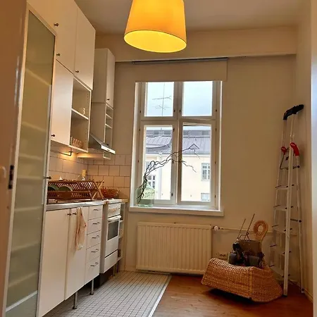 Cozy Top-floor In Trendy Punavuori, Quiet &