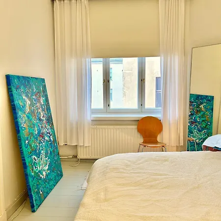 Apartamento Cozy Top-floor In Trendy Punavuori, Quiet & Helsínquia